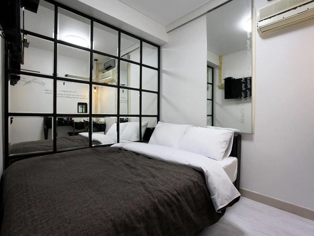 Samsung Bed Station