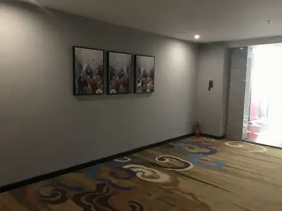 Zhumadian Hawaii Hot Spring Bath Hotel