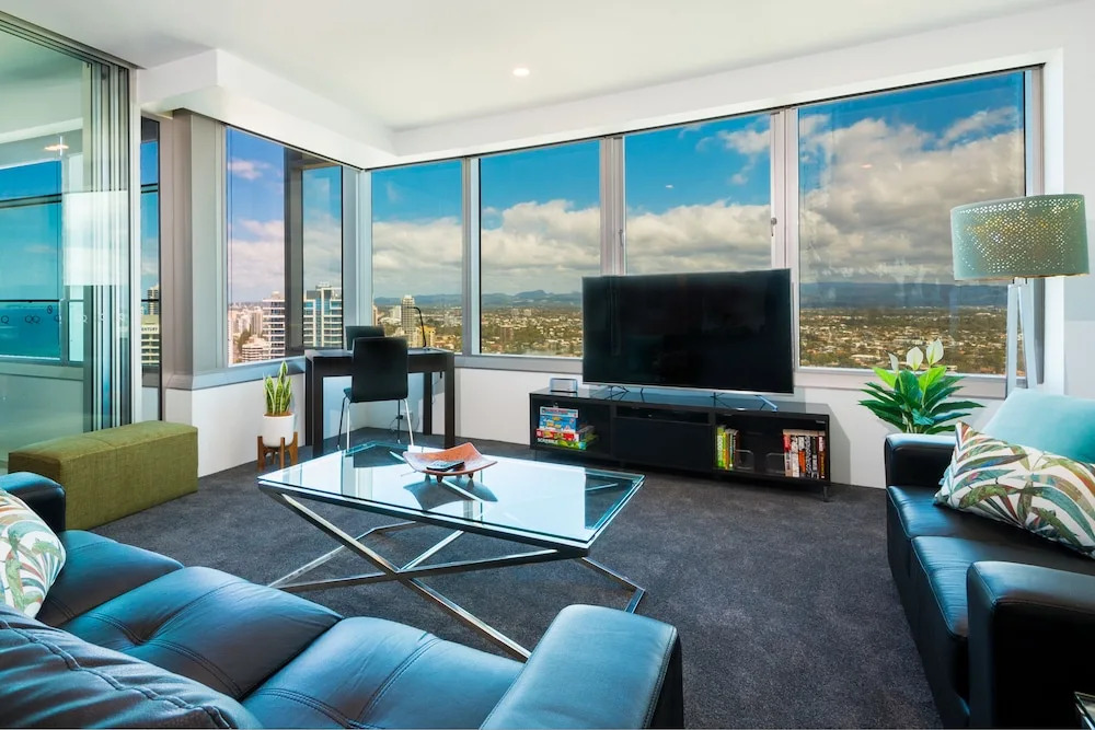 Private 29/F 2 bedroom Q1 Apartment Ocean & River Views