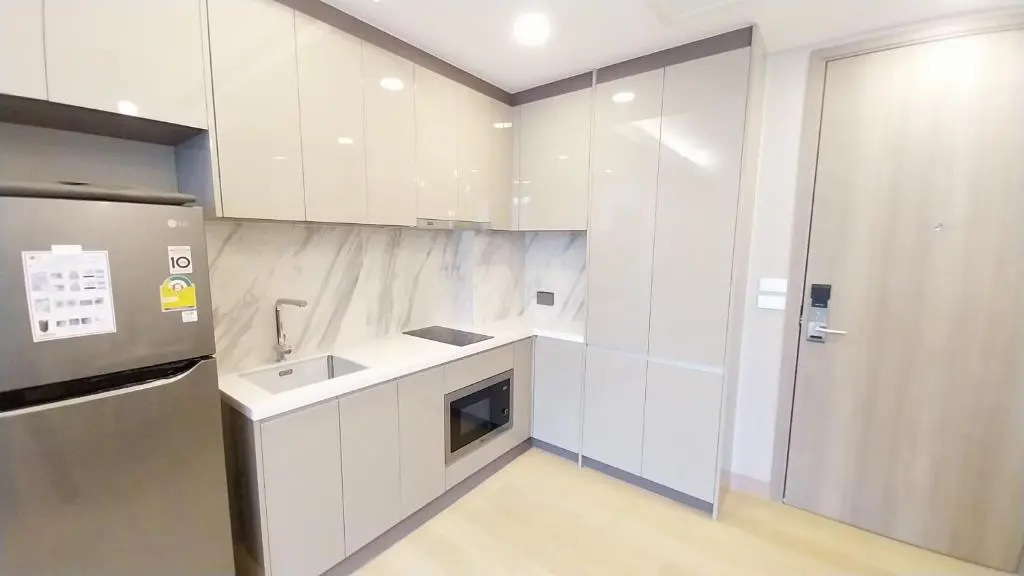Luxury Apartment Queen Sirikit Asok Termianl 21