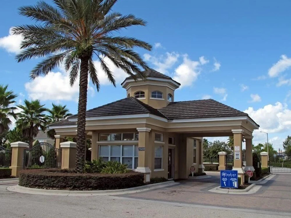 Lovely 4 Bedroom 4 Bath Pool Home in Kissimmee Resort