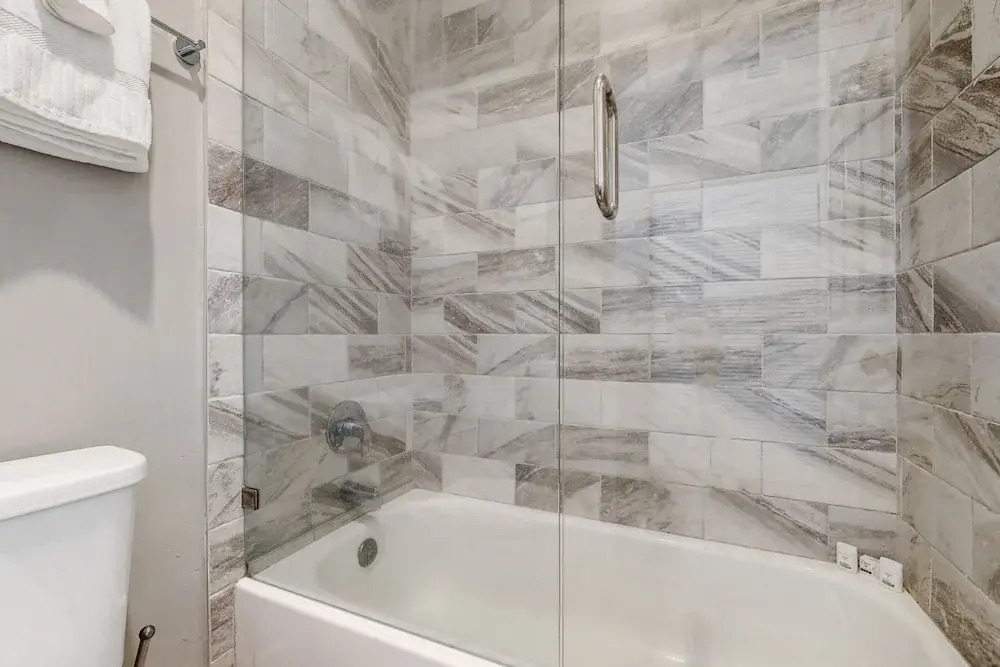Lovely oceanfront townhouse in Summer Beach Village w/Shared Pool, Central AC