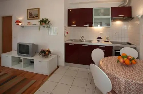 Apartments Leo