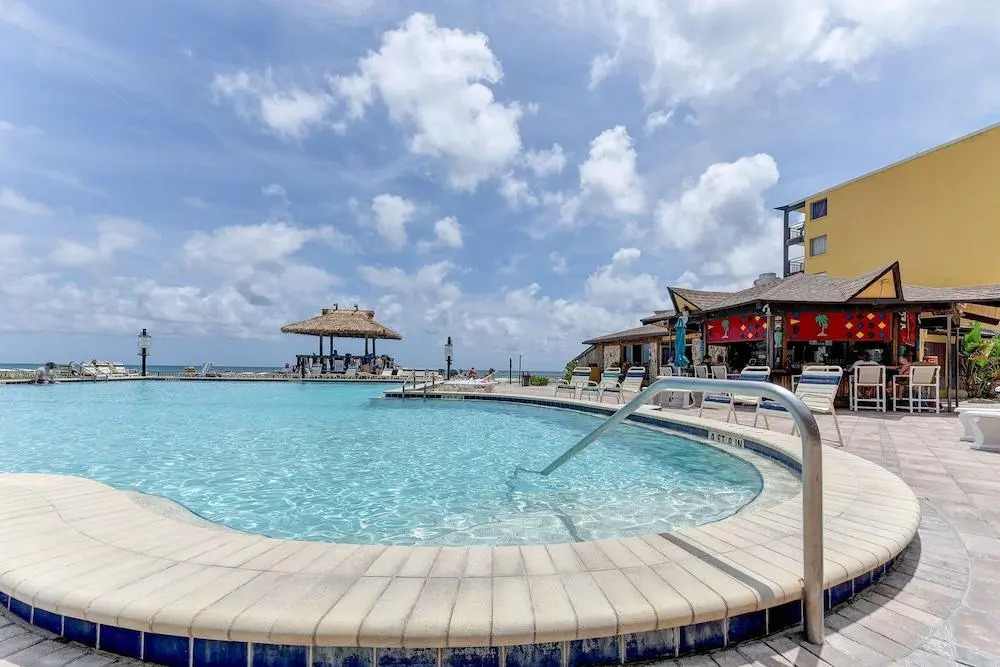Hawaiian Inn 238 by Distinctive Beach Rentals