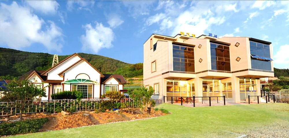 Yeosu Gold Light Pension