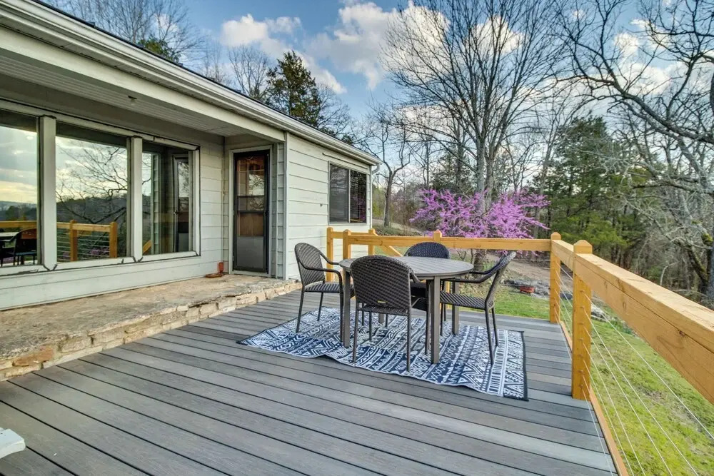 Henderson Cabin w/ Deck & Scenic Lake Views!
