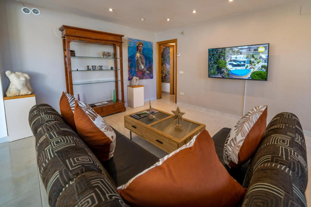 Villa Lux Gallery AC