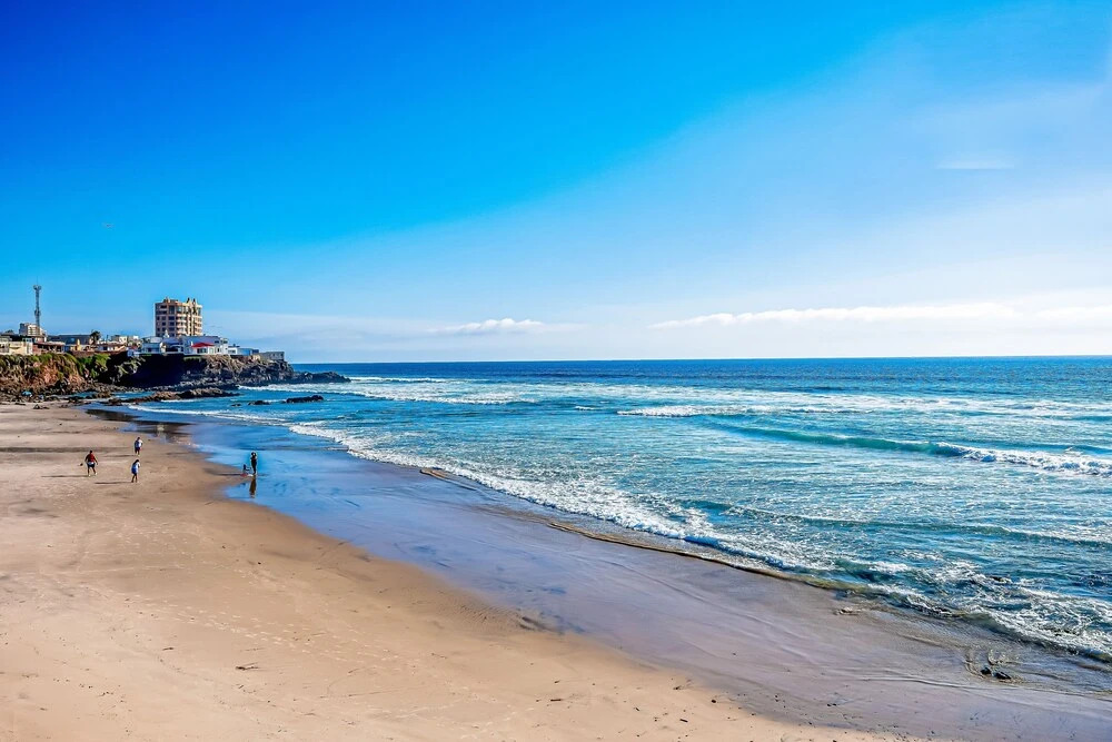 Dog-friendly Home 3 Rows to Beach With Rooftop Deck, Pool, hot Tub, & Kitchen