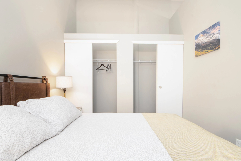 HUGE 2 Bedroom historic loft | Downtown Denver