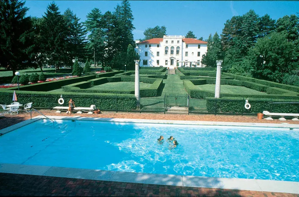 Geneva On The Lake Boutique Resort Hotel