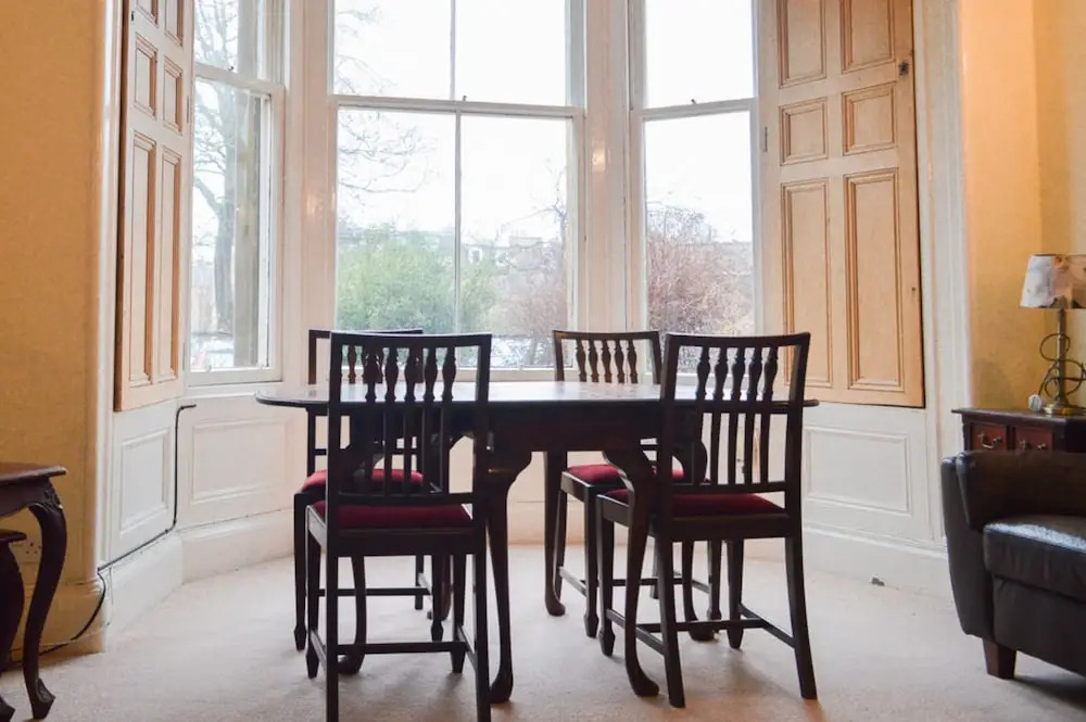 3 Bedroom Flat In Morningside