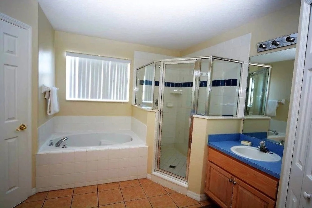 Cumbrian Lakes 4666 - Five Bedroom Villa with Private Pool