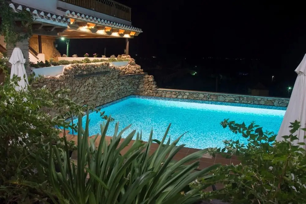 Alhanda Apartahotel