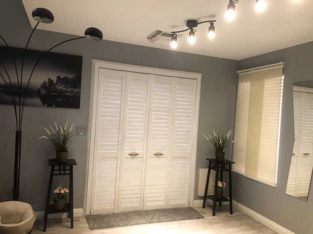 Locationstripeverything Is Closemodel House