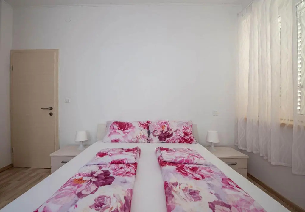 Hostrinus apartment
