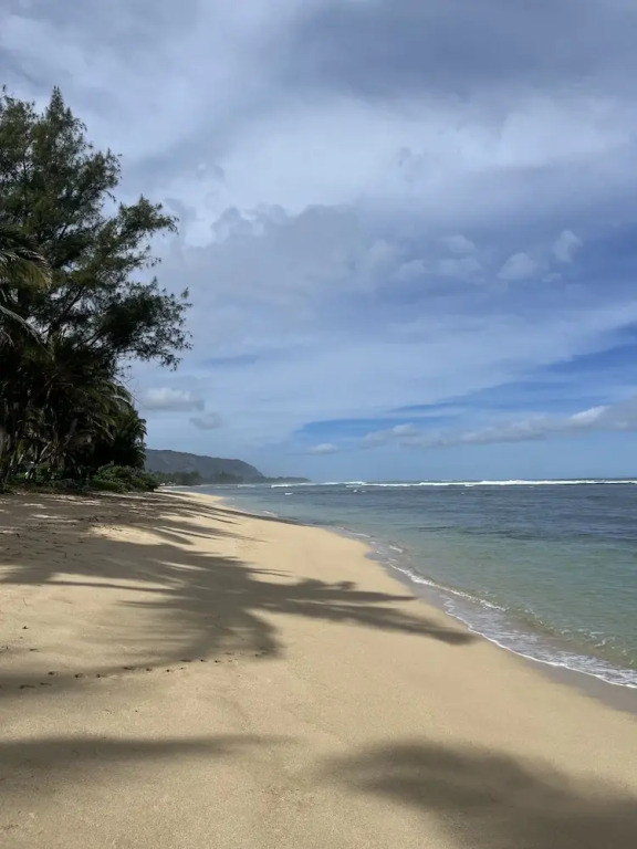 Akule Clubhouse: Bala One Bedroom Beach Retreat w/Sauna! 1 Condo by RedAwning