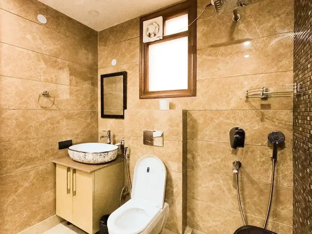 Under My Roof Luxury Apartment