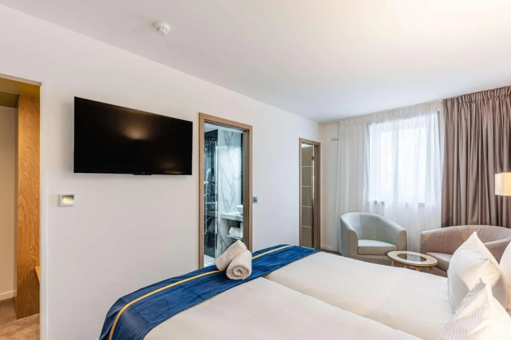 Brit Hotel Privilège Paris Rosny-sous-Bois