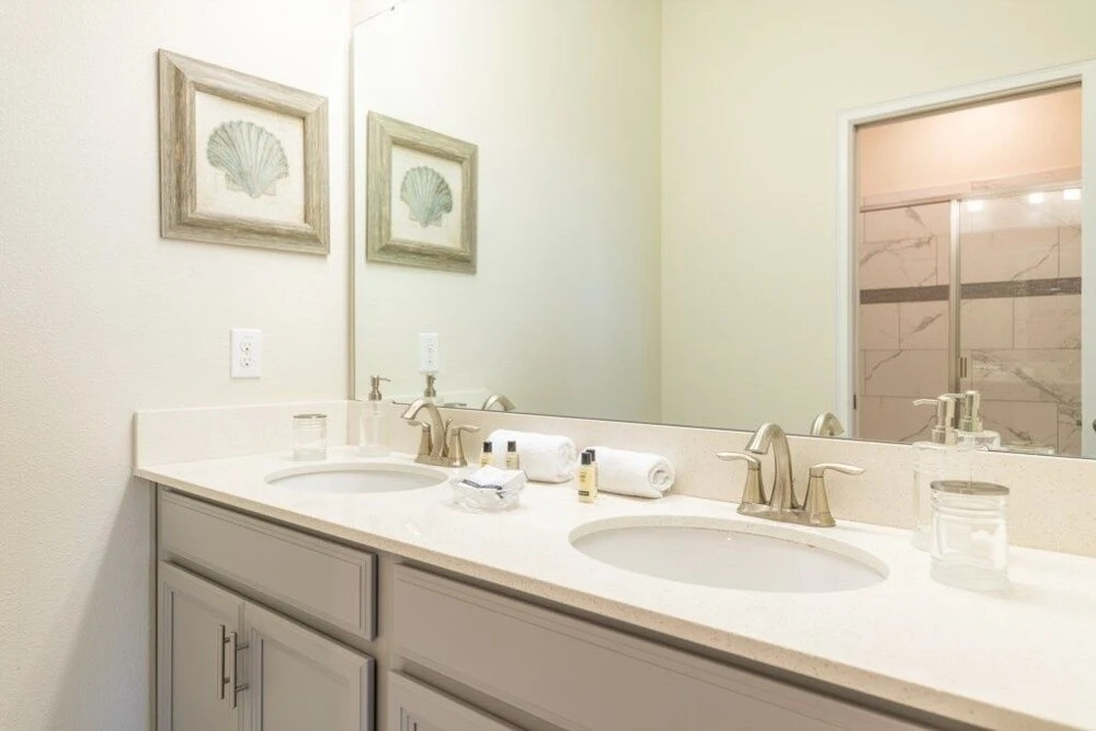 Boutique Styled 6-bed 6-bath home Pool/Spa! home