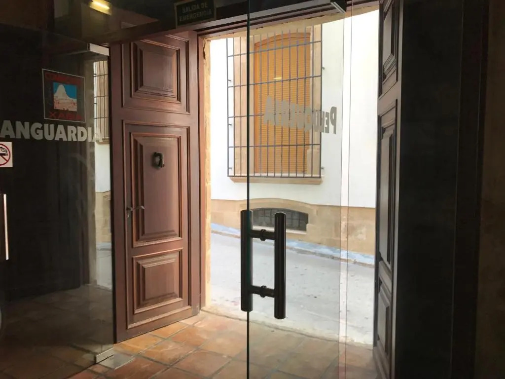 No.5b - Lovely Studio Apt with A/C in the Centre of the Old Town