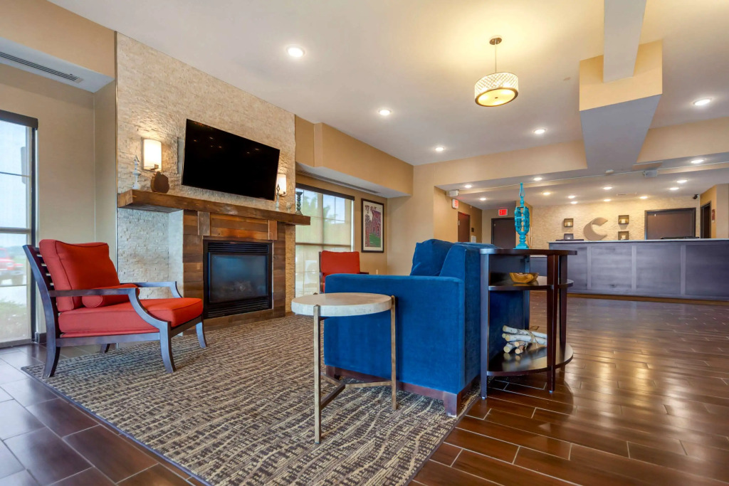 Comfort Suites