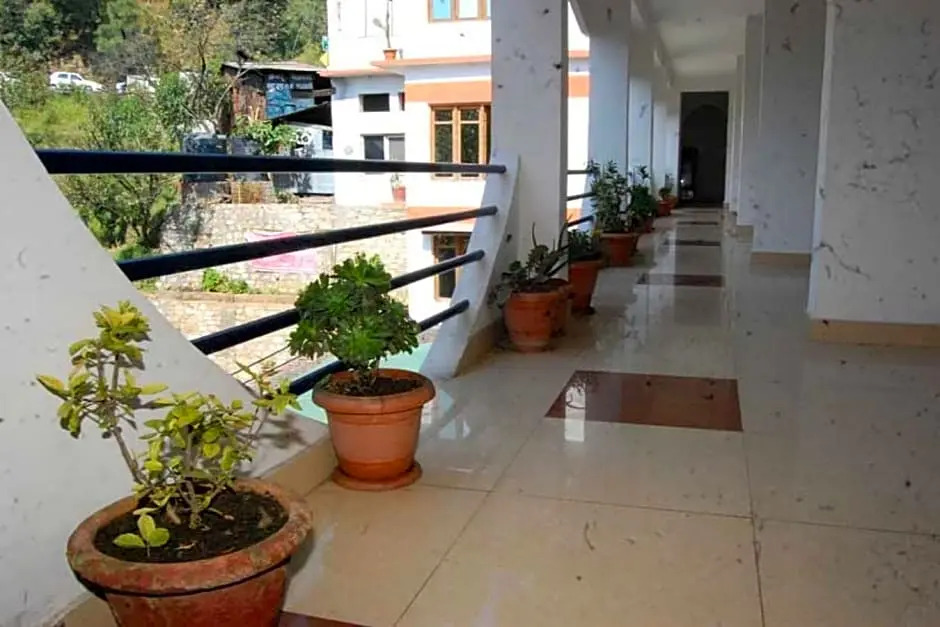 Goroomgo Hotel Shivay Kausani