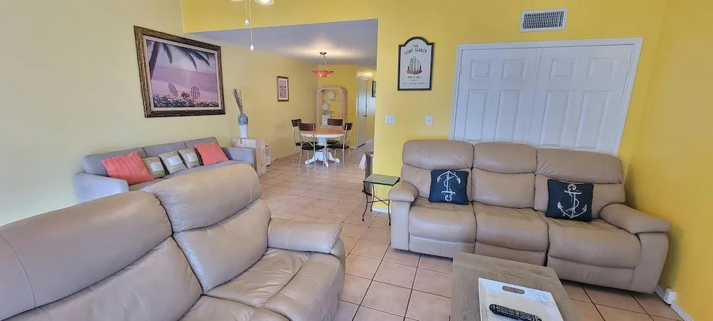Private Townhome w/ private pool 1 block to beach 3 Bedroom Home by RedAwning