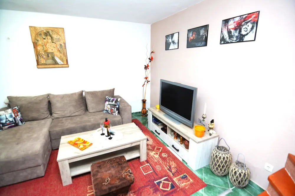 Holiday Homes & Bungalows Povija