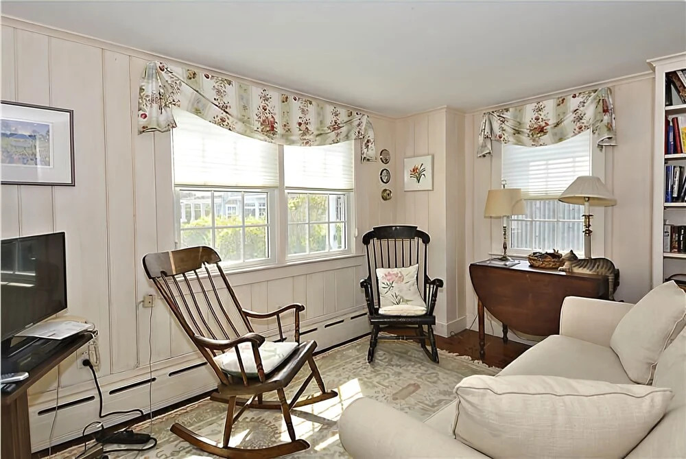 221 Shore Road - Nine Bedroom House