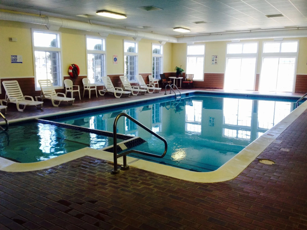 American Inn and Suites Houghton Lake