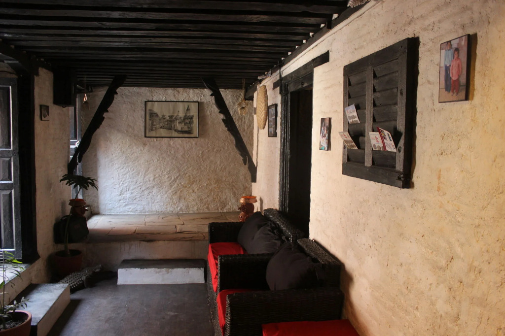 Hira Guest House