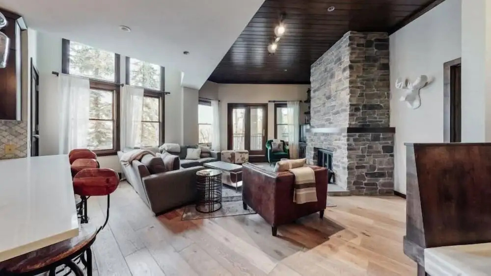 Premier Ski in, Ski-out 2 Bedroom Condo With Spectacular Views, Heated Outdoor Pool and Hot Tub, Short Walk to Village