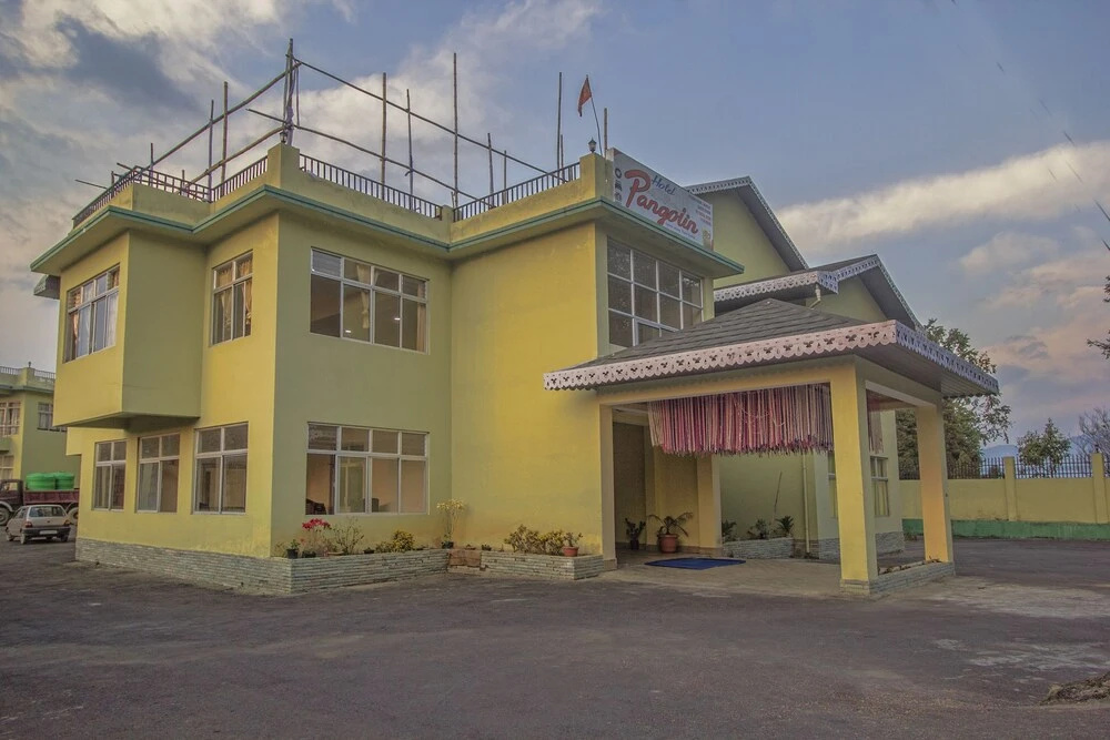 OYO 28084 Hotel Pangolin