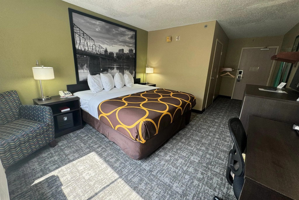 Super 8 by Wyndham New Cumberland