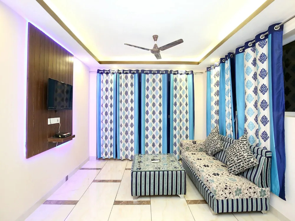 OYO 12324 Home Luxury 2BHK Kasauli