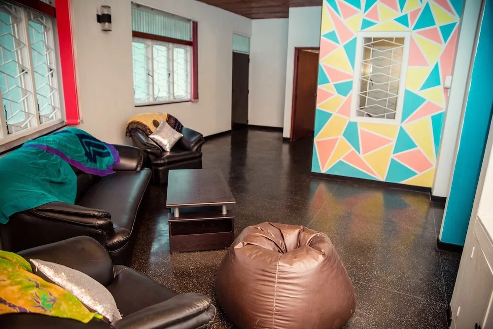 Tuk Tuk Hostels