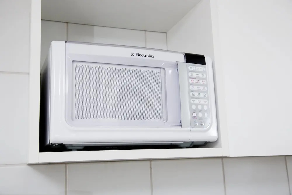 NA BEIRA MAR DE PAJUCARA - EDIFICIO NEO 2 - APARTAMENTO COM 02 QUARTOS - TEM VARANDA- VISTA LATERAL DO MAR - AVENIDA DOUTOR ANTONIO GOUVEIA 1081- CONSUMO ELETRICO É PAGO No CKECK-OUT 1KWH É 1,35 REIAS