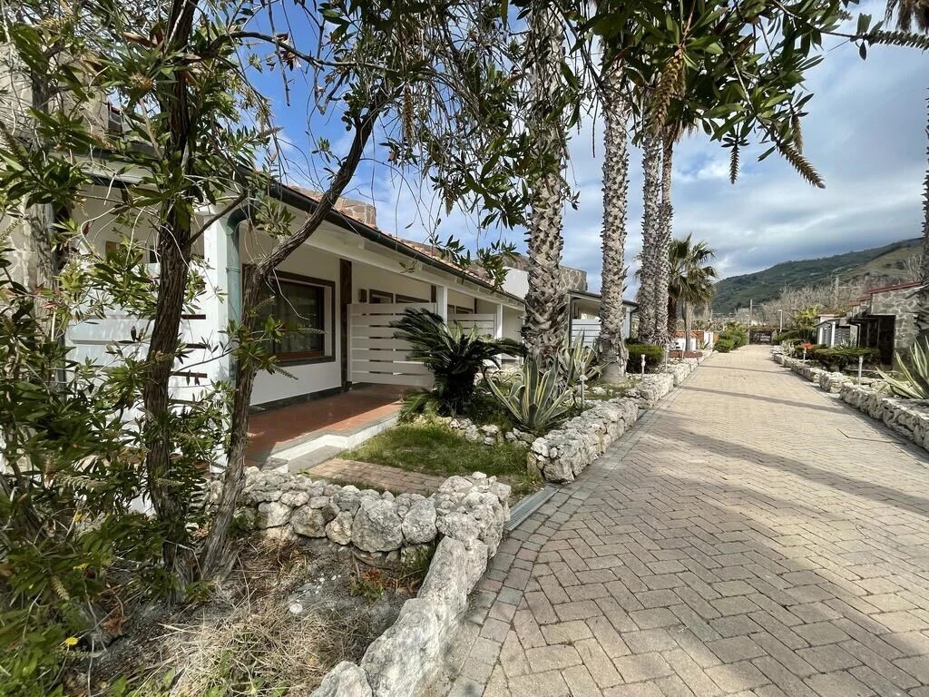 Le Mandrelle Beach Resort