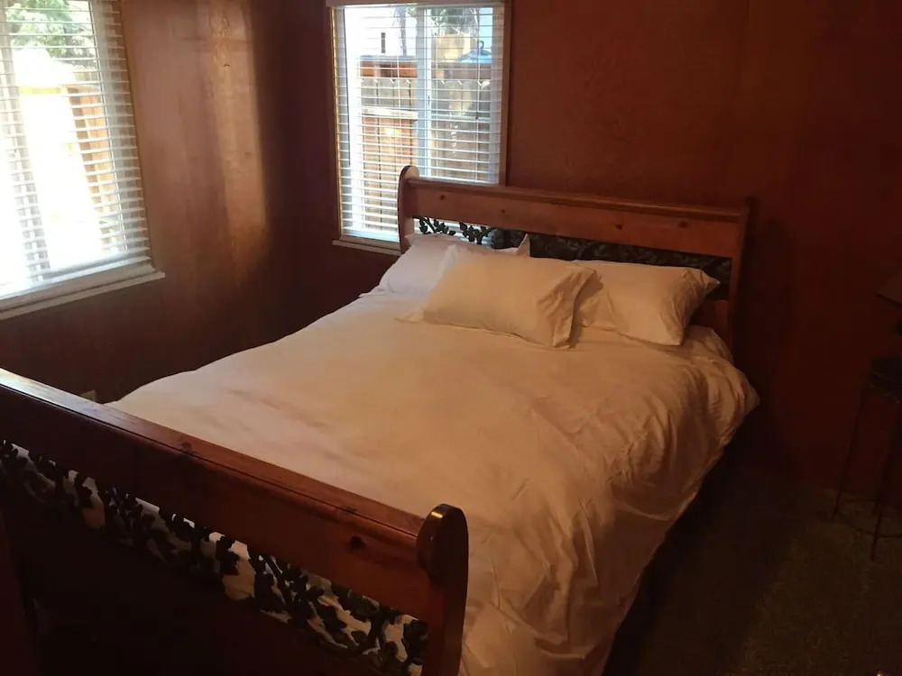 Sleep 6 - 8 in Tahoe Park! Great Value & Location!