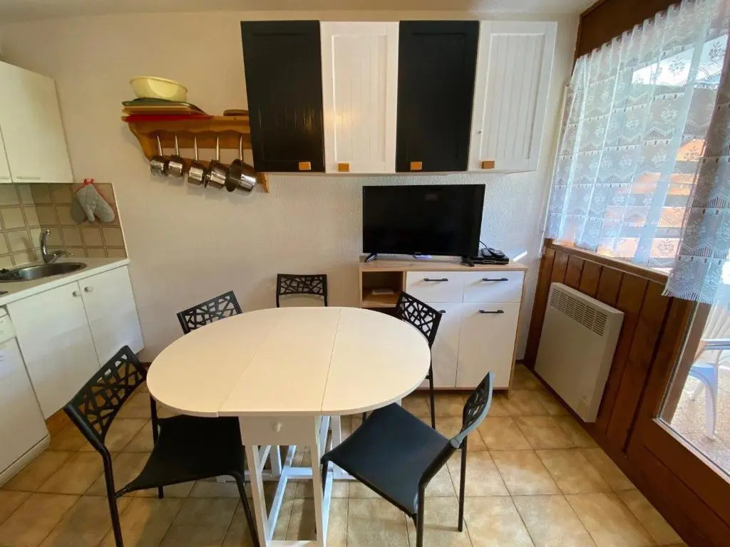 Appartement La Clusaz, 2 pièces, 6 personnes - FR-1-459-34