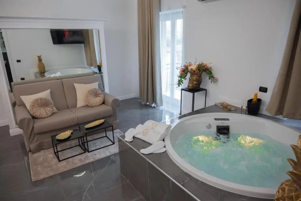 Nm Luxury Suites (Adults Only)