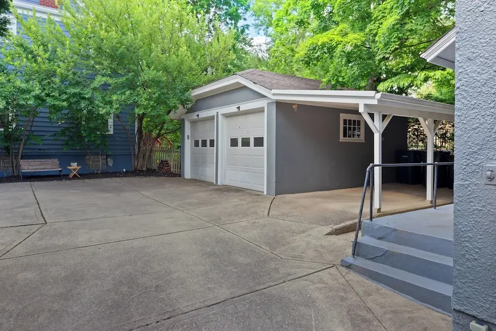 Cincinnati Apartment: 1 Mi to Hyde Park Square!