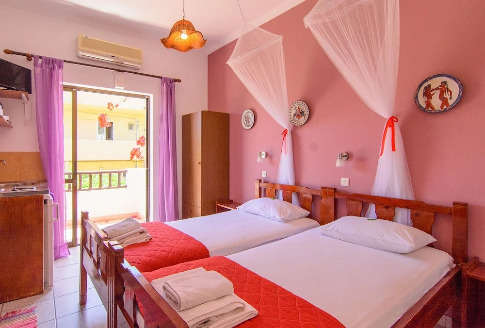 Savas Rooms