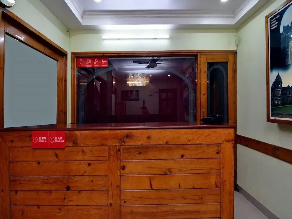 Hotel Majestic Deluxe Lodging by OYO Rooms