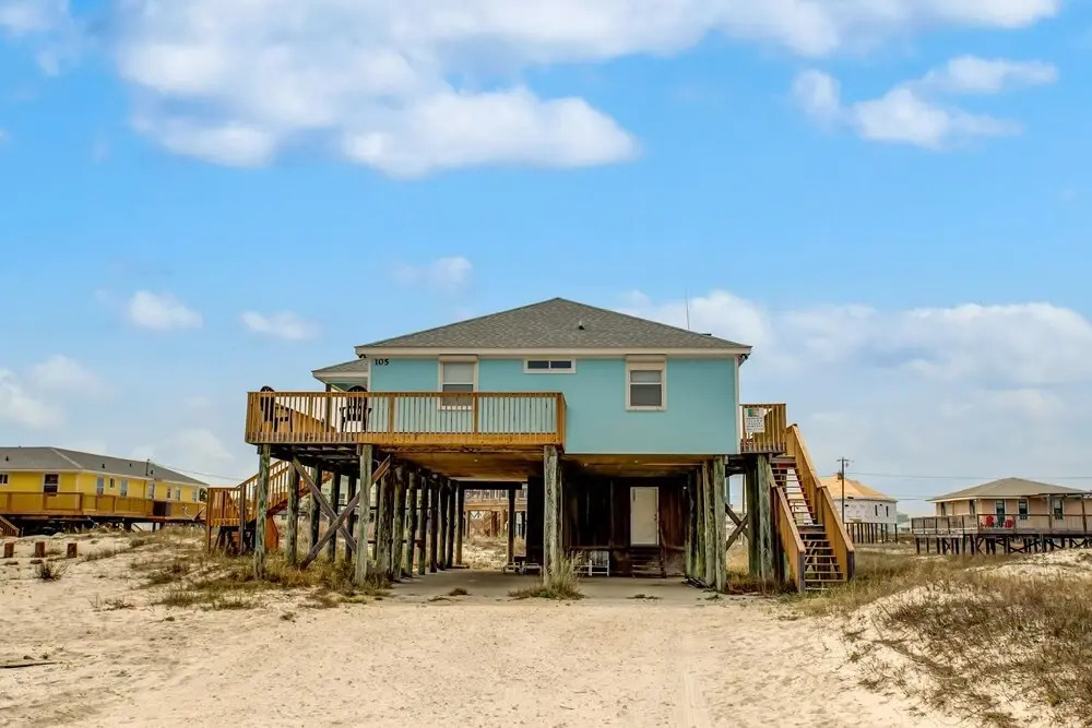 Sandbar - Spacious And Sunny - The Rooftop Crows Nest Offers Unsurpassed Island Views! 3 Bedroom Home by RedAwning