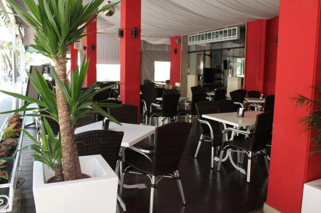 Hotel AMALFI & Restaurant Karaoke Bar