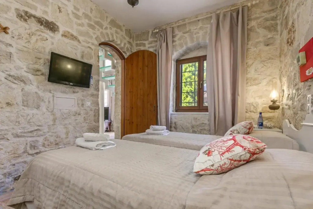 Villa Minos by Villa Plus