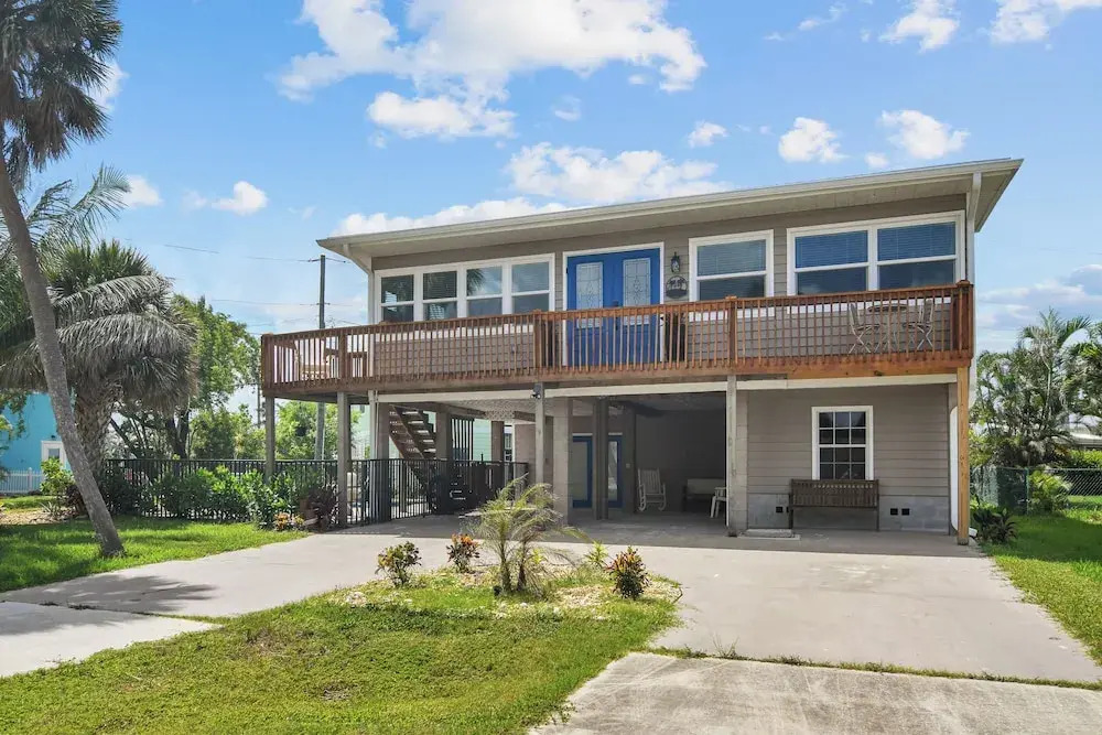 1 Mi to Fort Myers Beach Access! Chic Coastal Home
