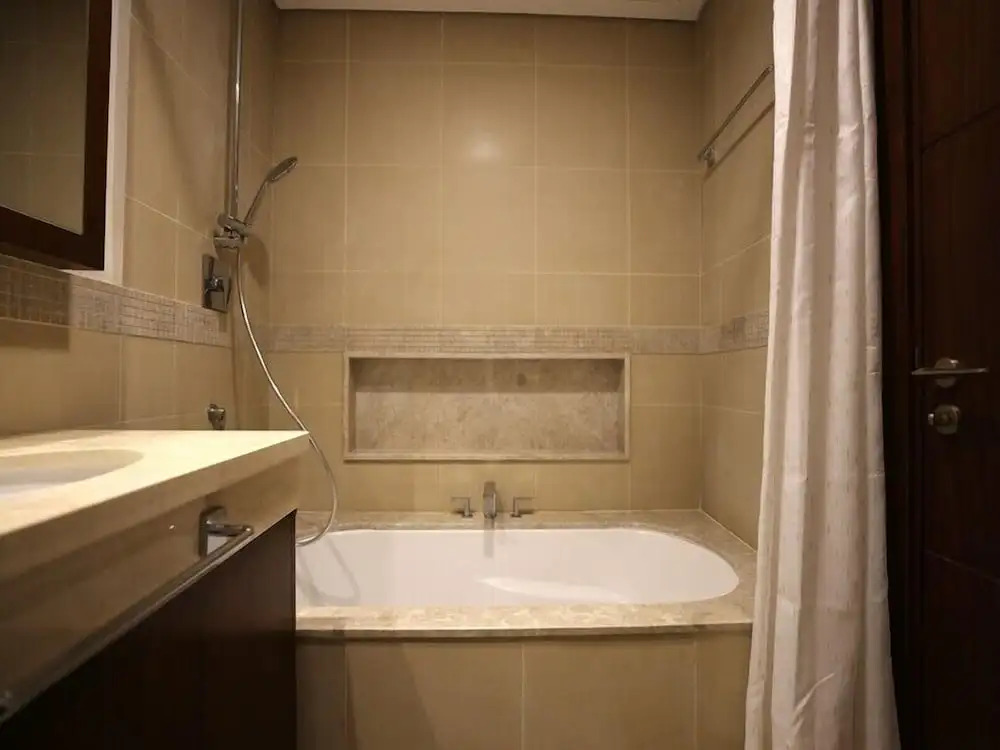 Elegant 1BR Oasis Burj Vista