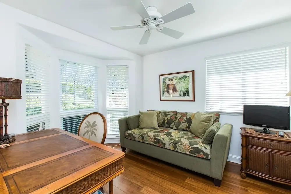 S Of Kamalii 47 3 Bedroom Home by RedAwning